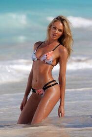 Candice Swanepoel, bellezza in bikini 8