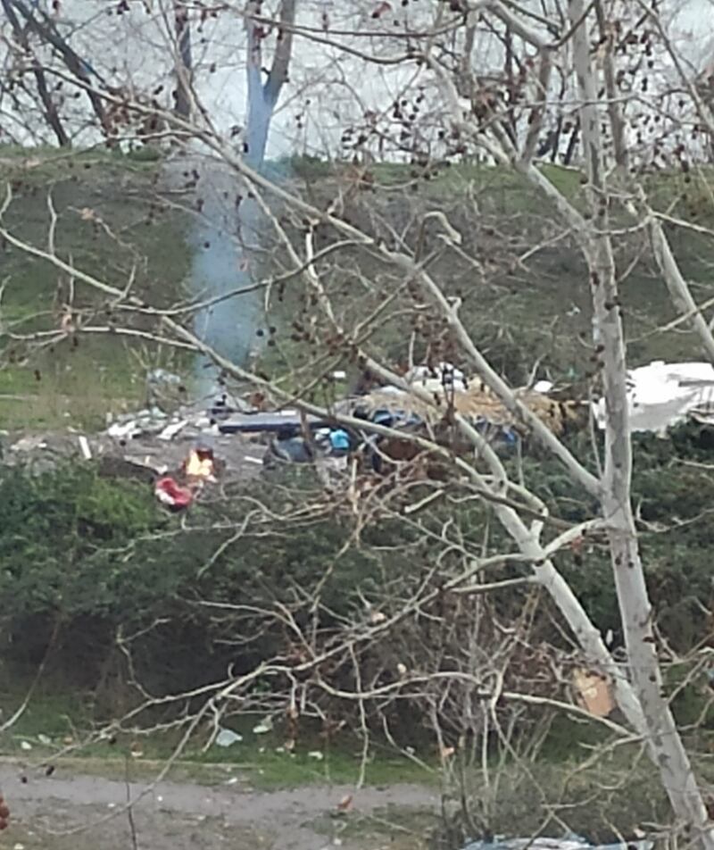 Discariche, roghi tossici e pic-nic: sul Lungotevere di Pietra Papa spunta una nuova favela 10
