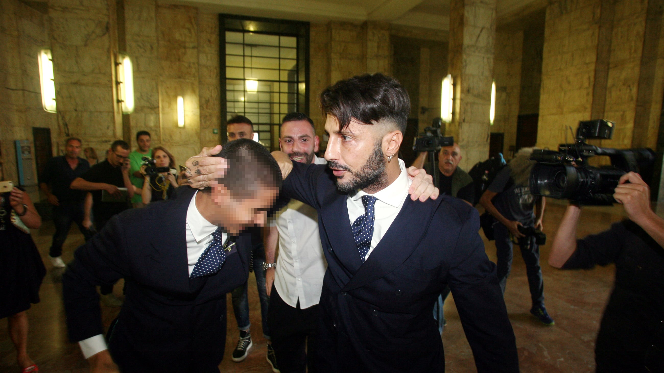 L'ultima di Corona: "Farò reality sul Fatto". Ma Gomez smentisce