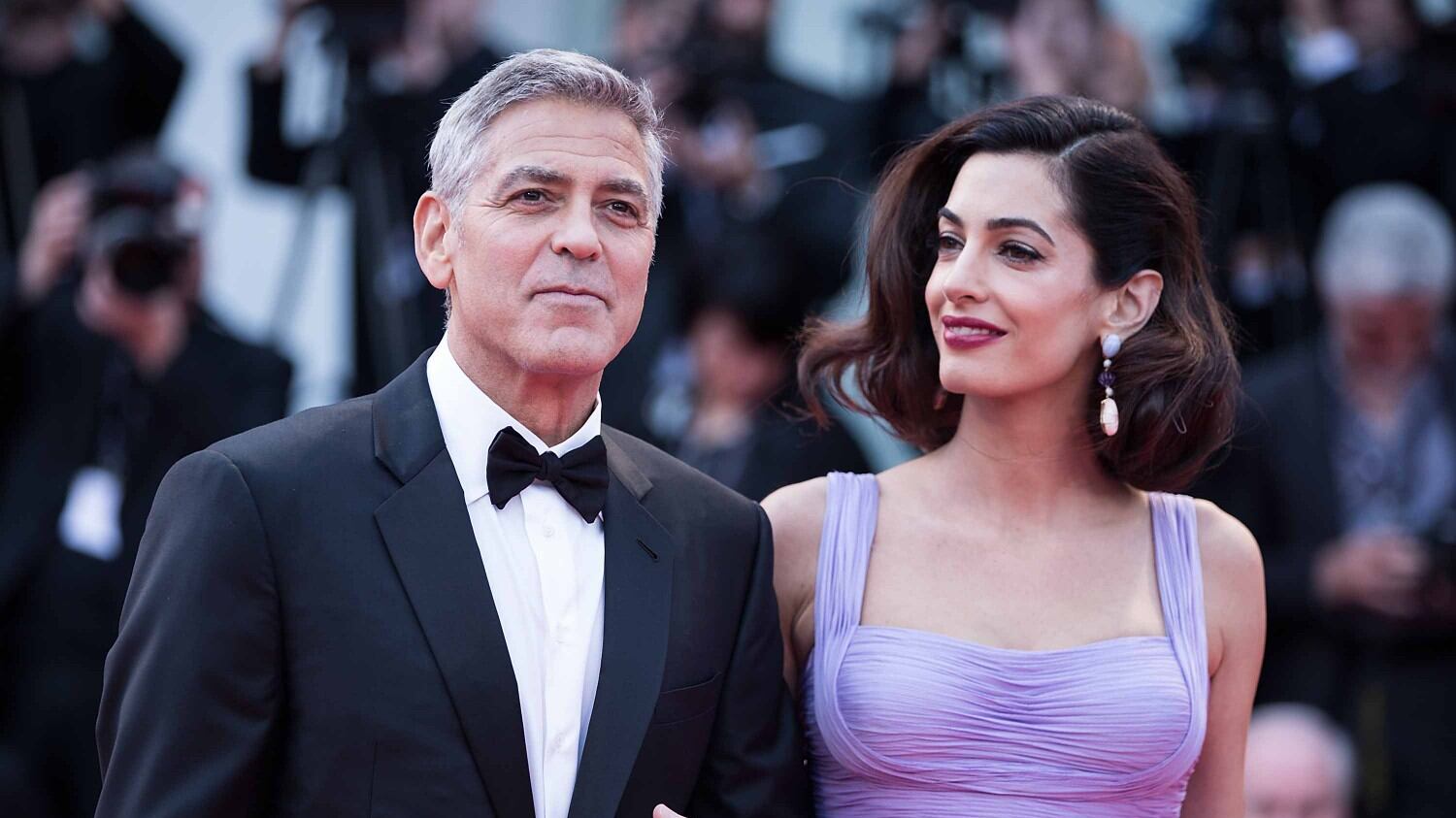 Clooney sfida il bando di Trump. E accoglie in casa un profugo