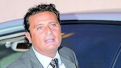 L'ex comandante della Costa Concordia in campo con l'amico candidato sindaco a Sorrento