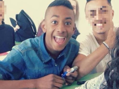 "Abbella", poi le botte a Willy: "Saltavano sul suo corpo inerme"