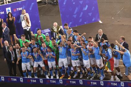 Tripudio azzurro a Napoli: le immagini più belle della festa scudetto 4