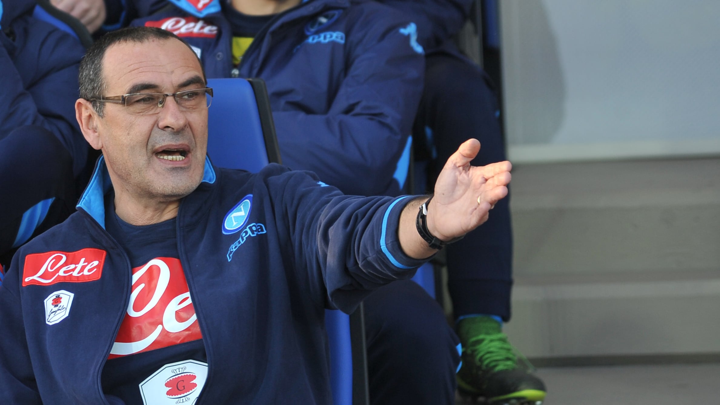 Napoli, ammutinamento in attacco