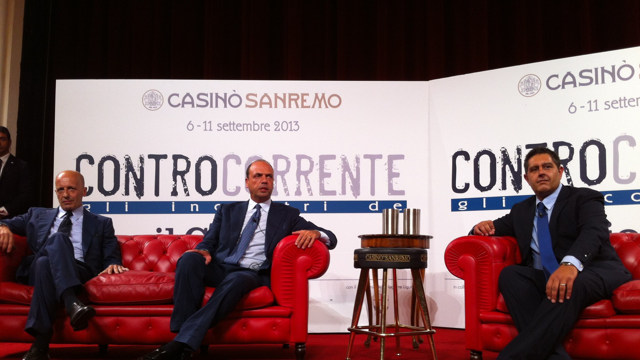 Alfano: "La sinistra non ci toglierà mai l'orgoglio di essere berlusconiani"