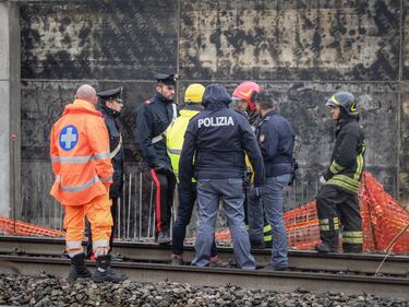 Milano, il crollo di una lastra uccide due operai 2