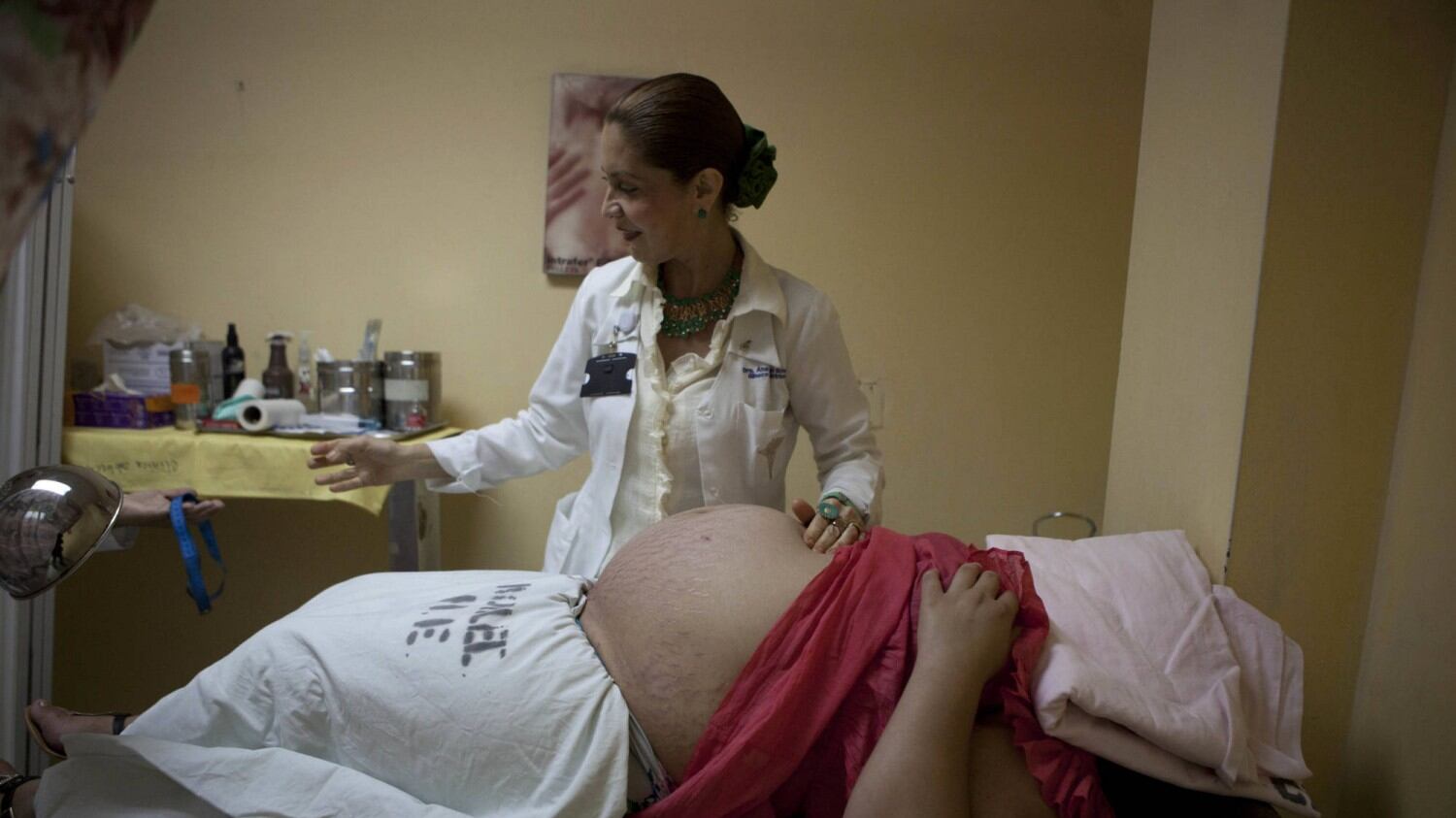 In Brasile sempre più donne con figli affetti da microcefalia vengono abbandonate dai mariti