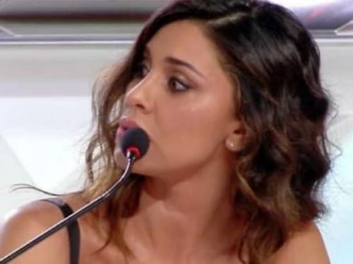 Sanremo Young, Belen Rodriguez attaccata da Amanda Lear: "Ma piantala"