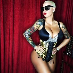 Amber Rose, anche l'ex di Kanye West difende il selfie hot di Kim Kardashian: foto 17