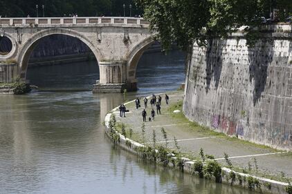 Roma, trovato il corpo di una donna sotto Ponte Sisto 4