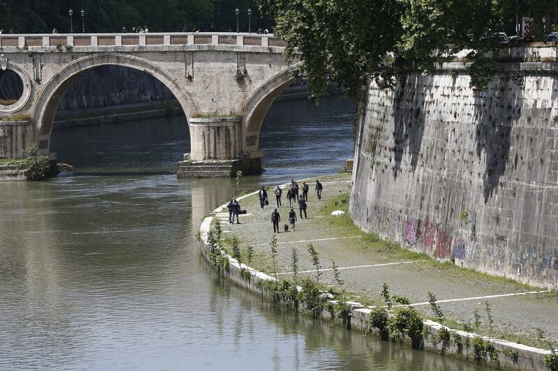 Roma, trovato il corpo di una donna sotto Ponte Sisto 4