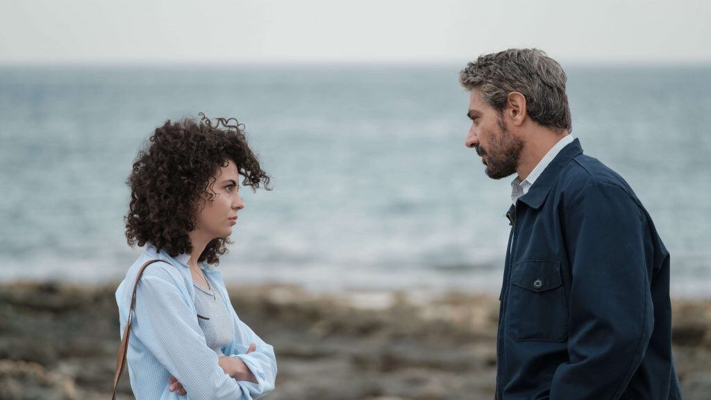 La "Storia di una famiglia perbene" arriva su Canale 5