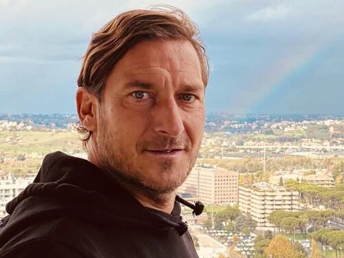 "Ha fretta di trovare un accordo". Totti ha un nuovo avvocato?