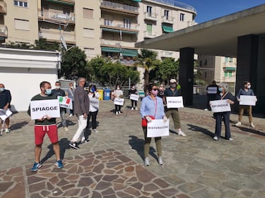 Le partite Iva in piazza contro il governo Conte a Sanremo 3