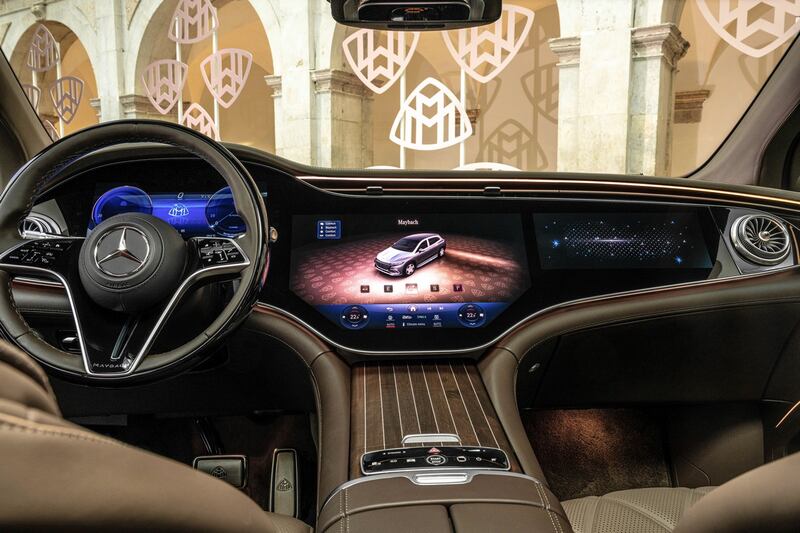 Mercedes-Maybach EQS SUV: guarda la gallery 23