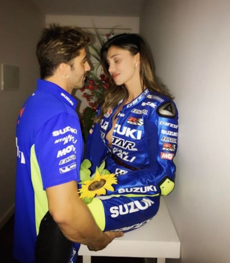 Belen Rodriguez e Andrea Iannone sexy in foto 2