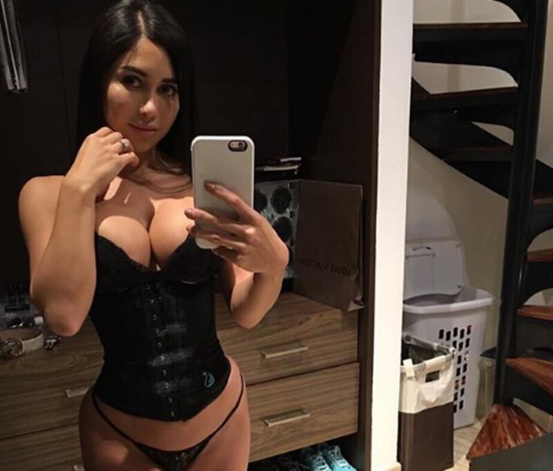 Joselyn Cano, la sosia di Kim Kardashian pazza di Cristiano Ronaldo  10