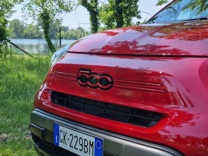 Fiat 500X Red Hybrid, guarda la gallery 5