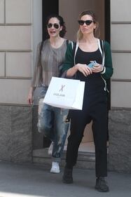 Ilary Blasi, shopping a Milano con l'amica Morena 6