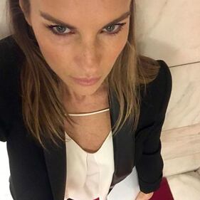 Martina Colombari, risveglio senza trucco sui social  6
