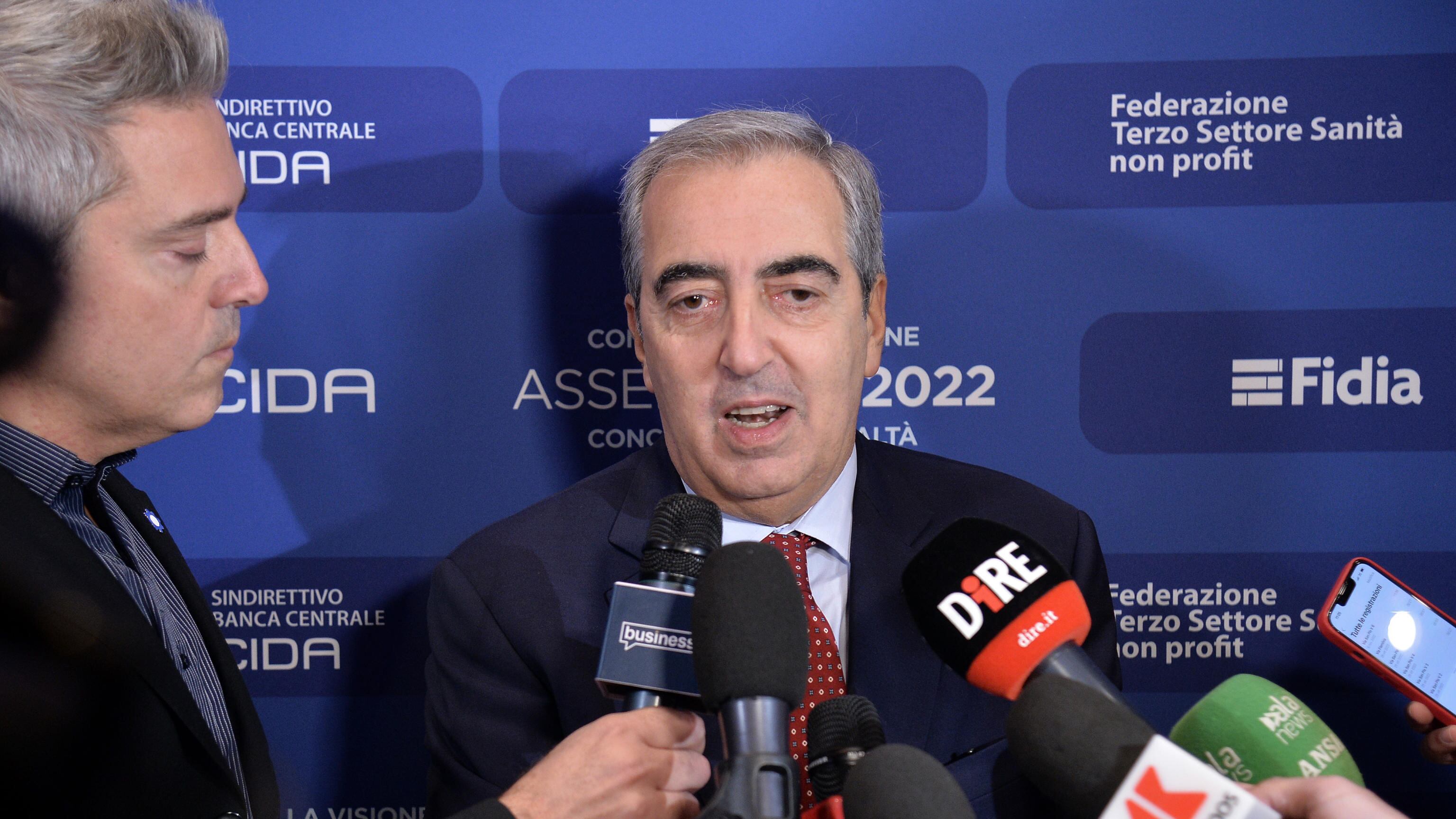 È scontro sul partito unico. Gasparri a Fdi "Serve umiltà"
