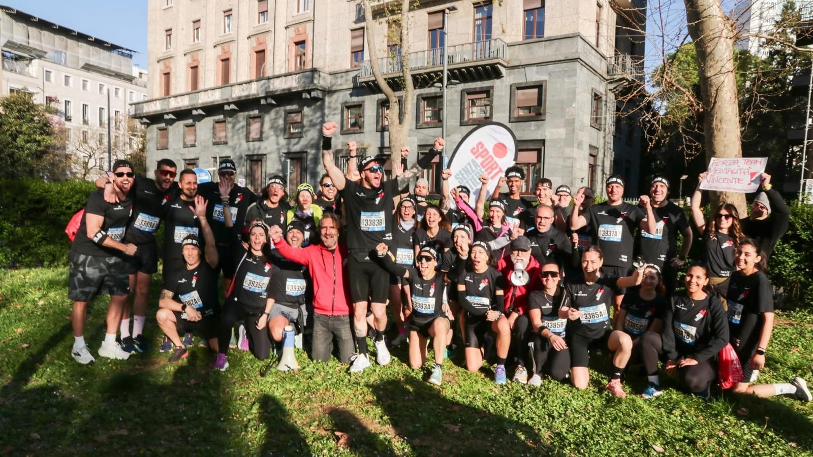 Da community online a squadra reale: così il fitness di Rebo ha portato decine di persone alla Milano Marathon per i bambini di Sport Senza Frontiere