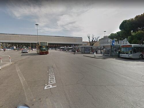 Inseguimento da film in pieno centro: 20enne senza patente in manette