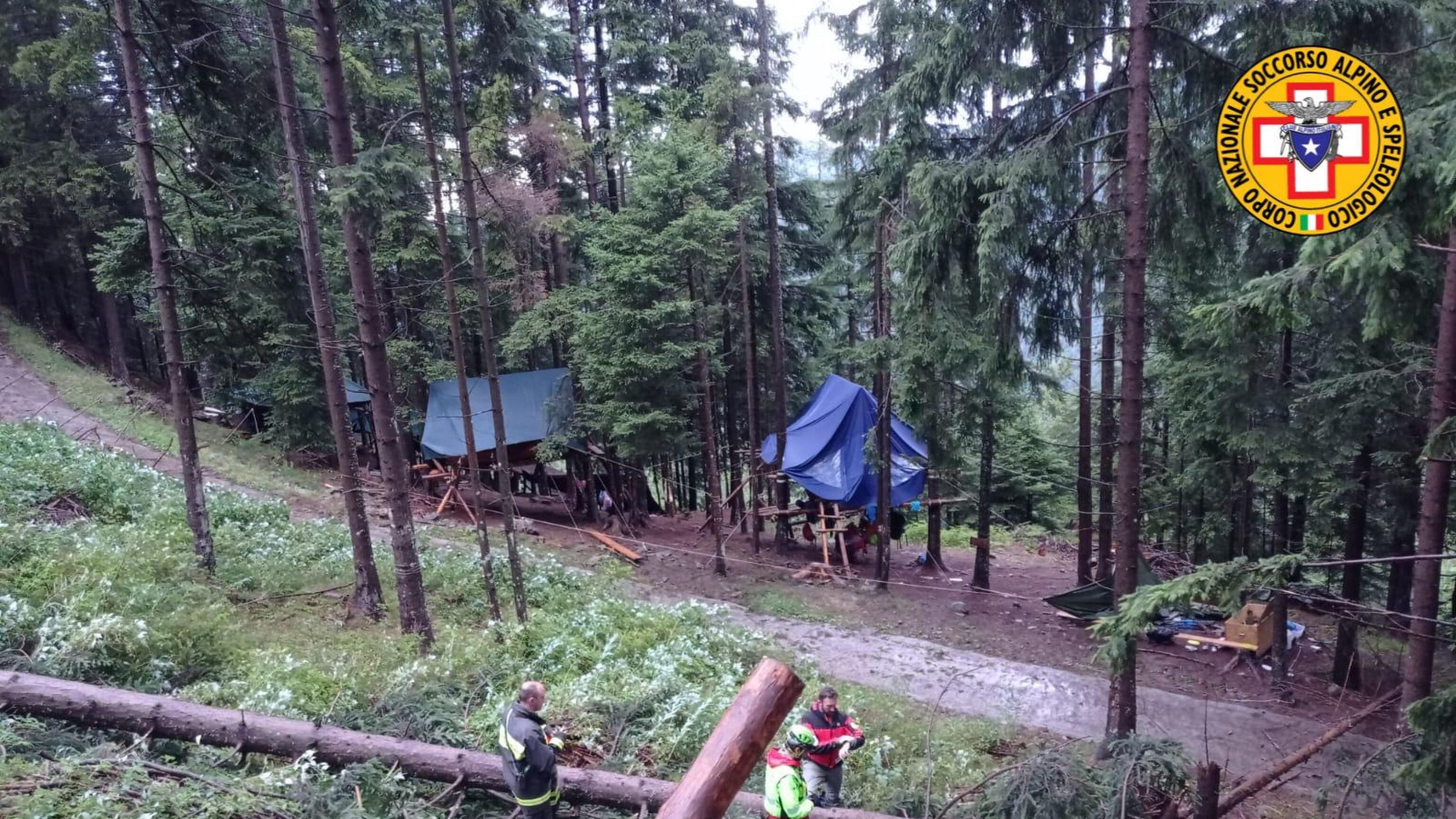 Maltempo, 16enne travolta e uccisa da un albero in un campo scout nel Bresciano