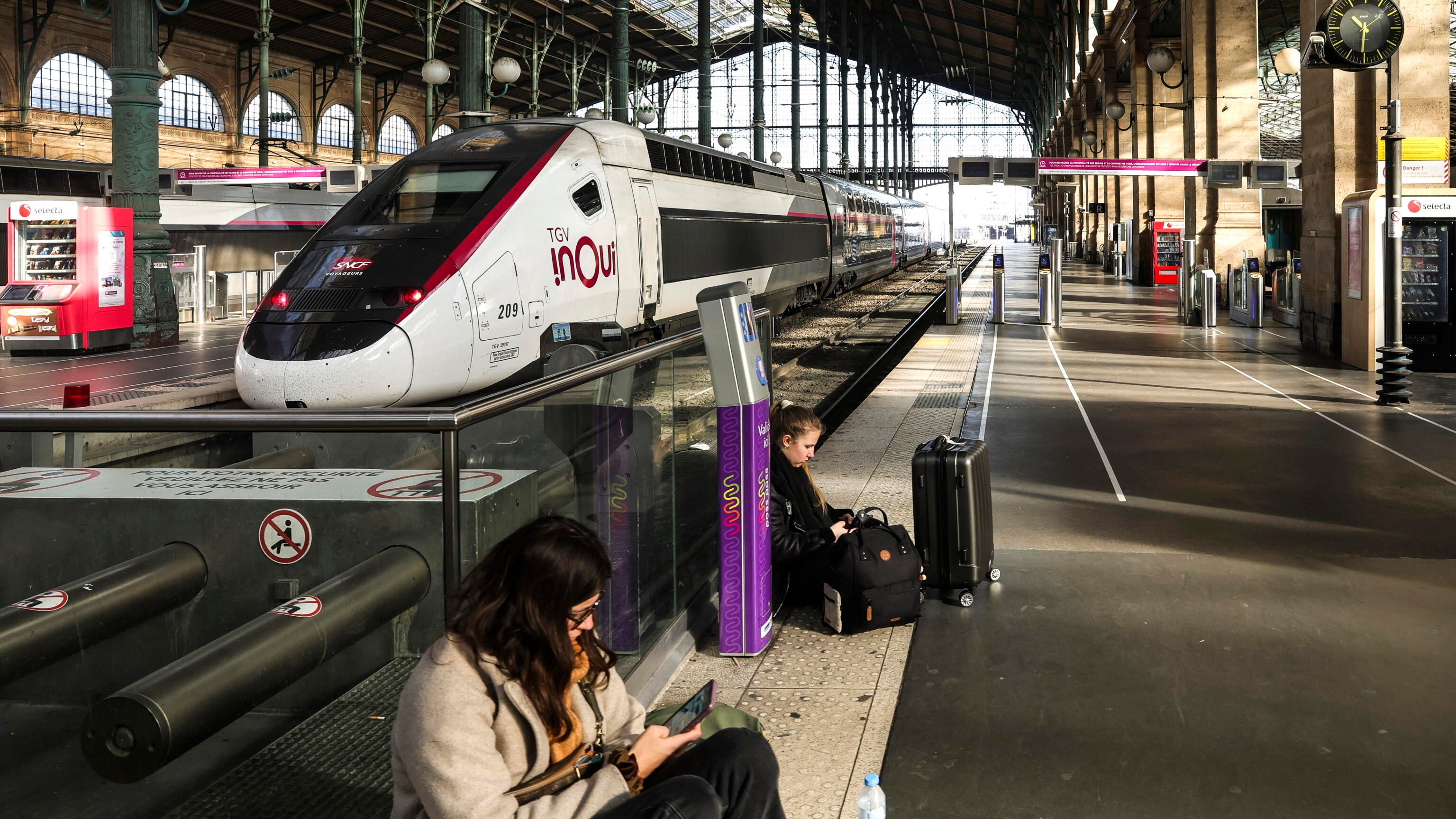 L’Italia riscopre il fascino del viaggio lento: boom per la tratta Milano–Parigi