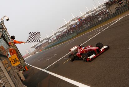 Alonso trionfa in Cina 11