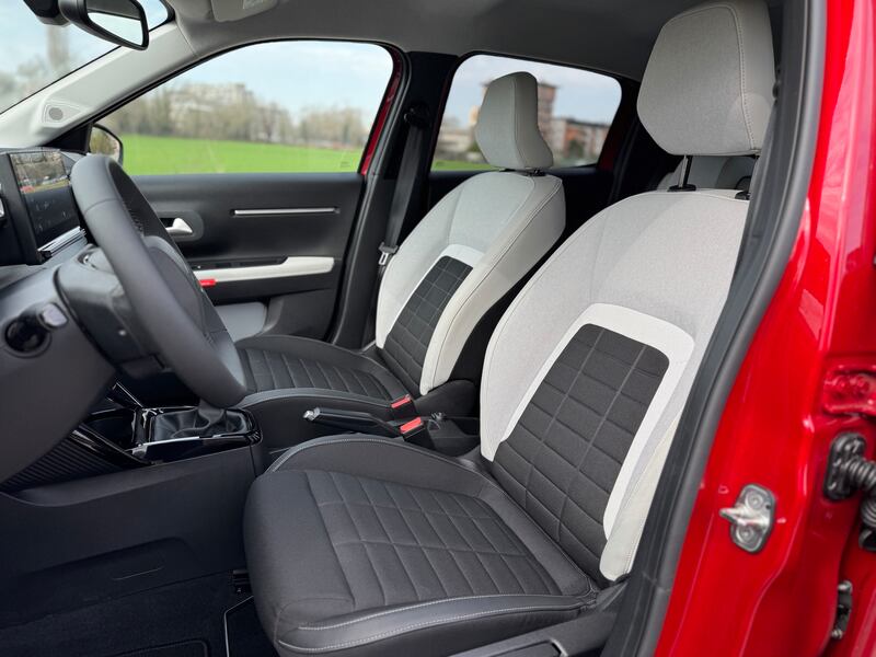 Nuova Citroen C3: guarda la gallery della citycar a benzina accessibile e completa 12