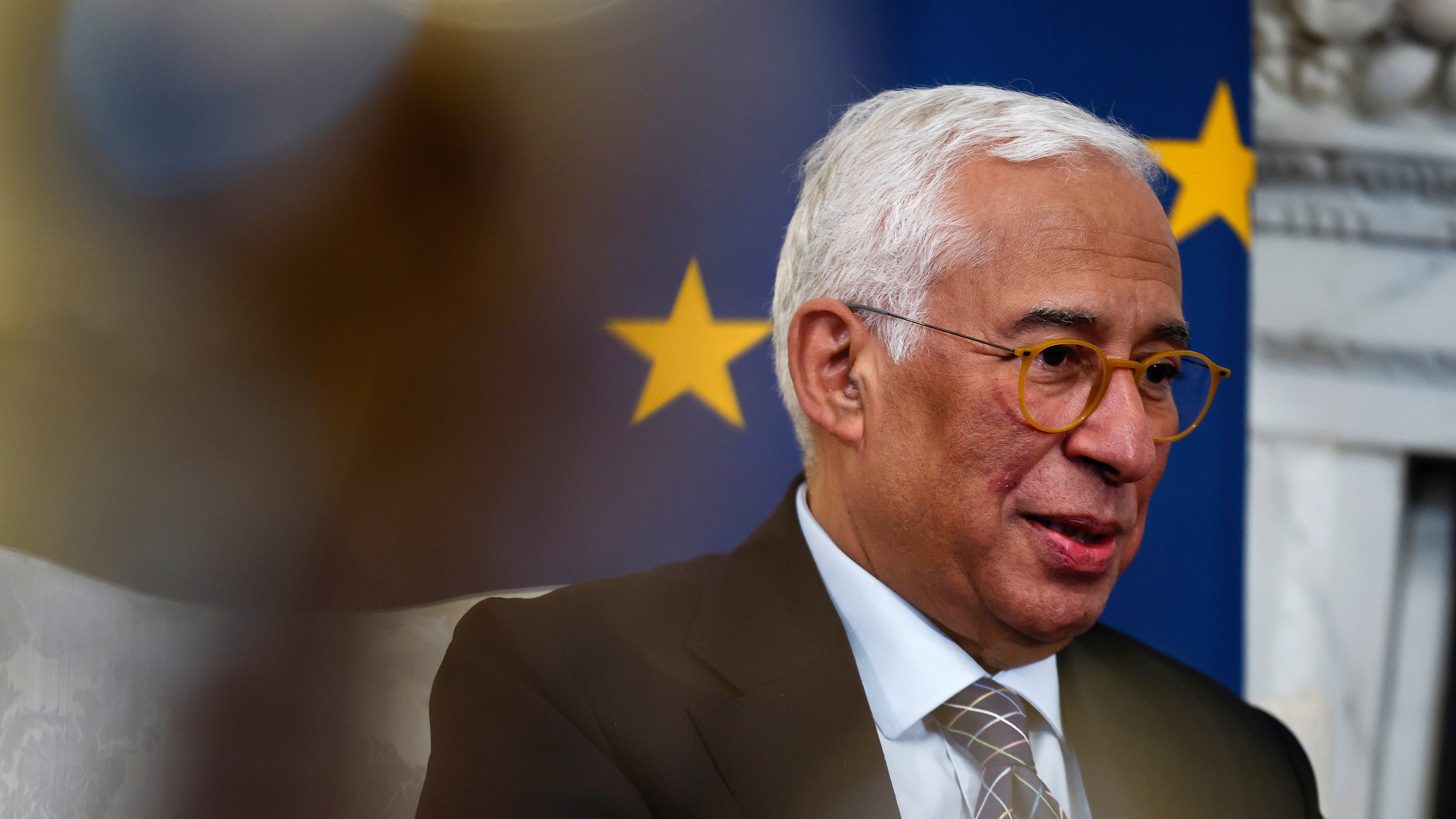 "C'è un canale con Mosca". Ma l'Ue si divide su Costa