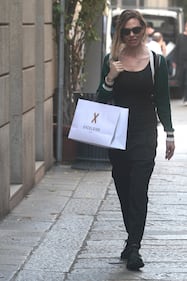Ilary Blasi, shopping a Milano con l'amica Morena 2