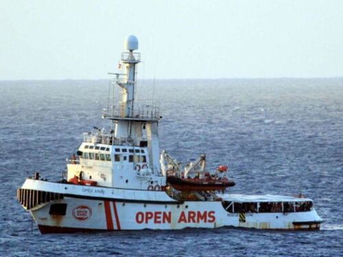 Open Arms, diretti verso Malta i migranti a bordo: "Rifiutati dall'Italia"