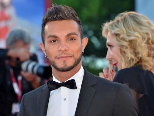 Notti di fuoco per Marco Carta: rissa in un locale gay