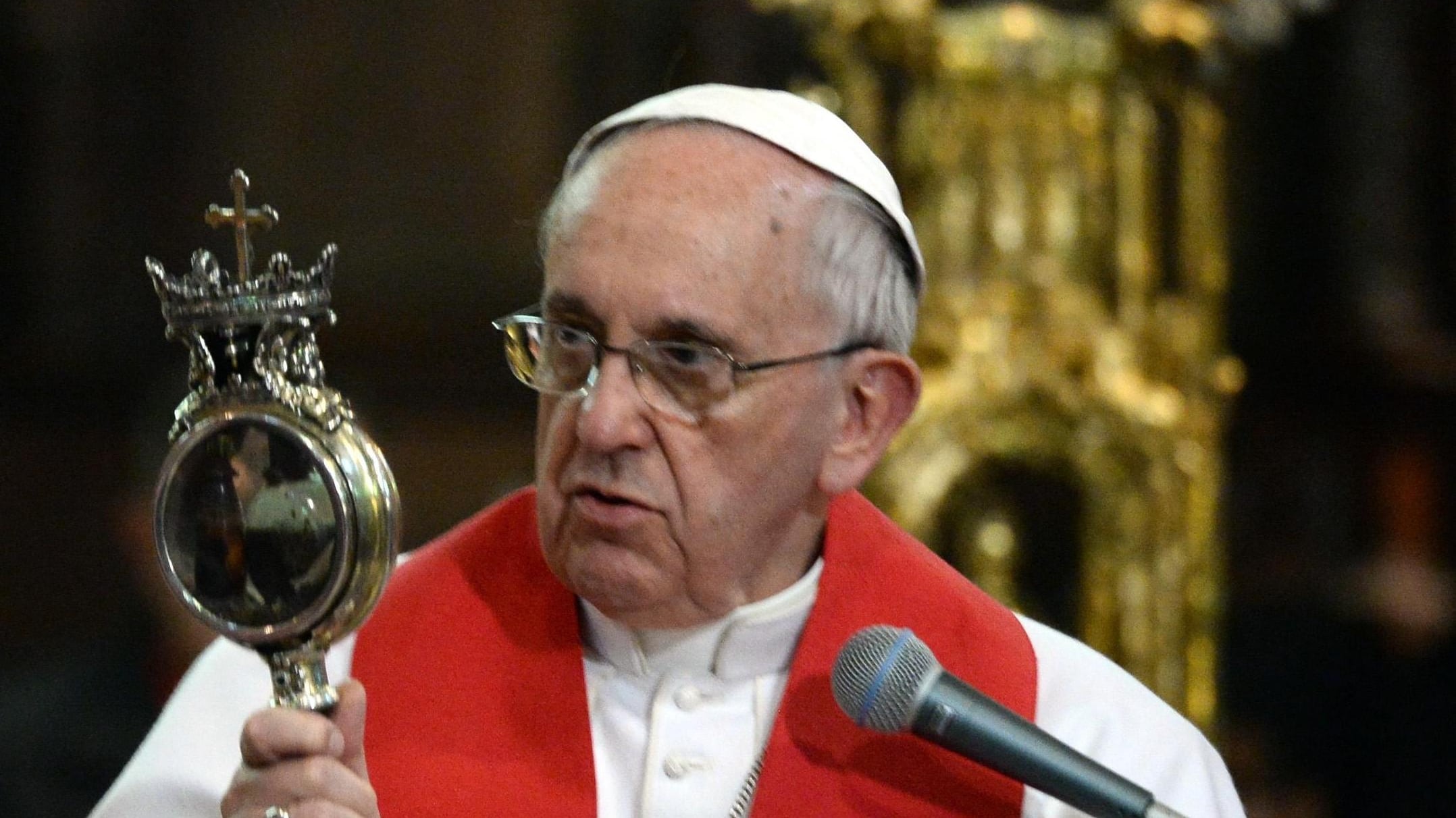 Il Papa: «La corruzione puzza» E fustiga suore e preti affaristi
