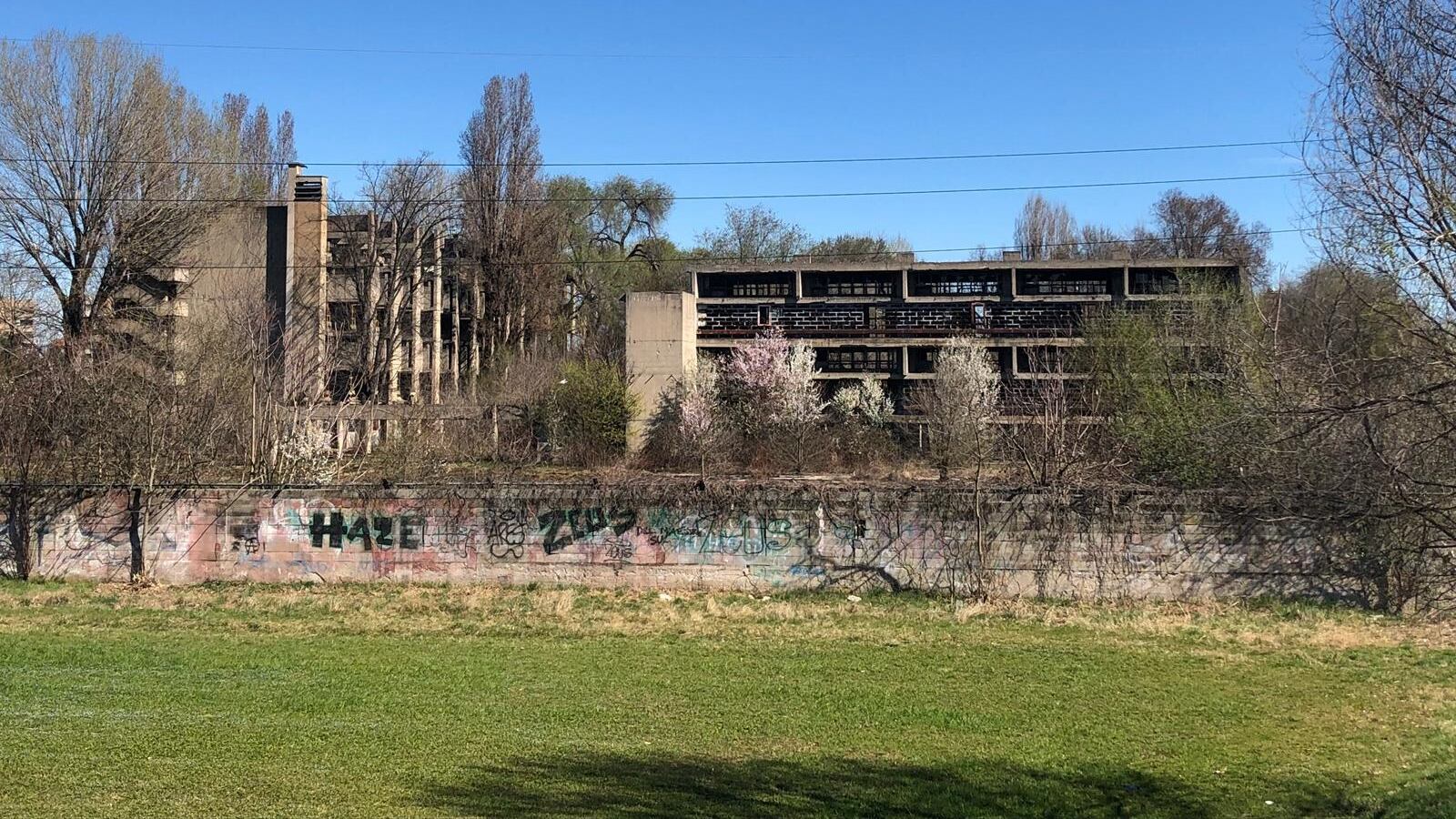Il "capolavoro" in rovina prigioniero da decenni dei vincoli burocratici