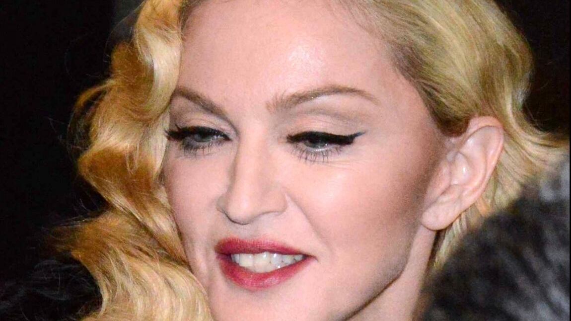 Lourdes in sostegno di sua madre Madonna