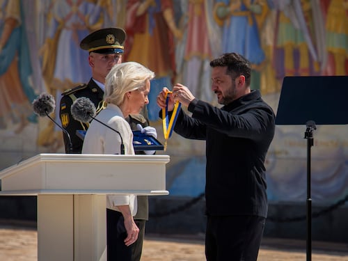 Non solo sanzioni e armi: “210 miliardi per Kiev”. L’Ue e la nuova formula per usare gli asset russi