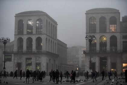 Nebbia in centro a Milano 3