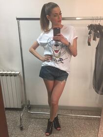 Melissa Satta, sexy e in piena forma per Tiki Taka 18