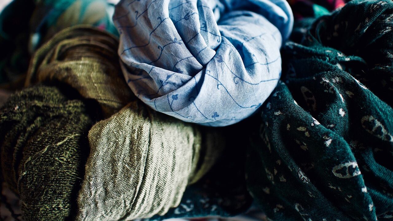 Gagà per decreto, riecco i foulard