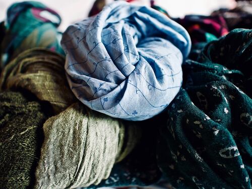 Gagà per decreto, riecco i foulard