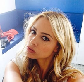 Martina Stella, le lentiggini seducono i social  7