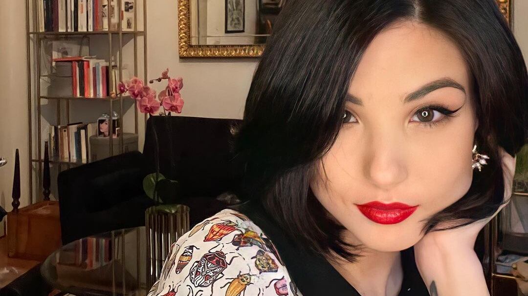 "Il riposo è un atto politico". E Giorgia Soleri vola a Ibiza: bufera social