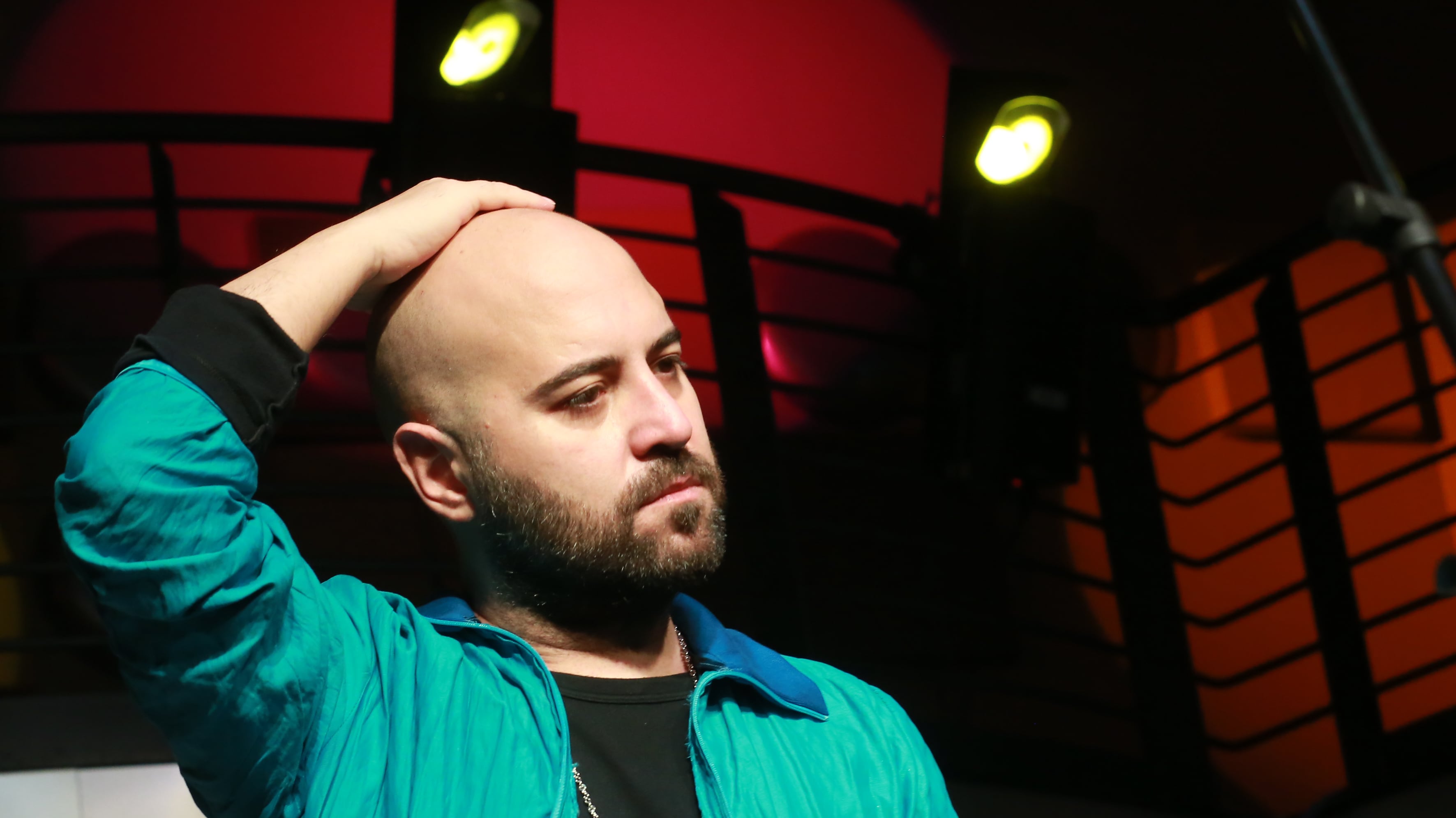 Giuliano Sangiorgi contro Matteo Salvini: "Il mare è di tutti, ci prendono per il c..."