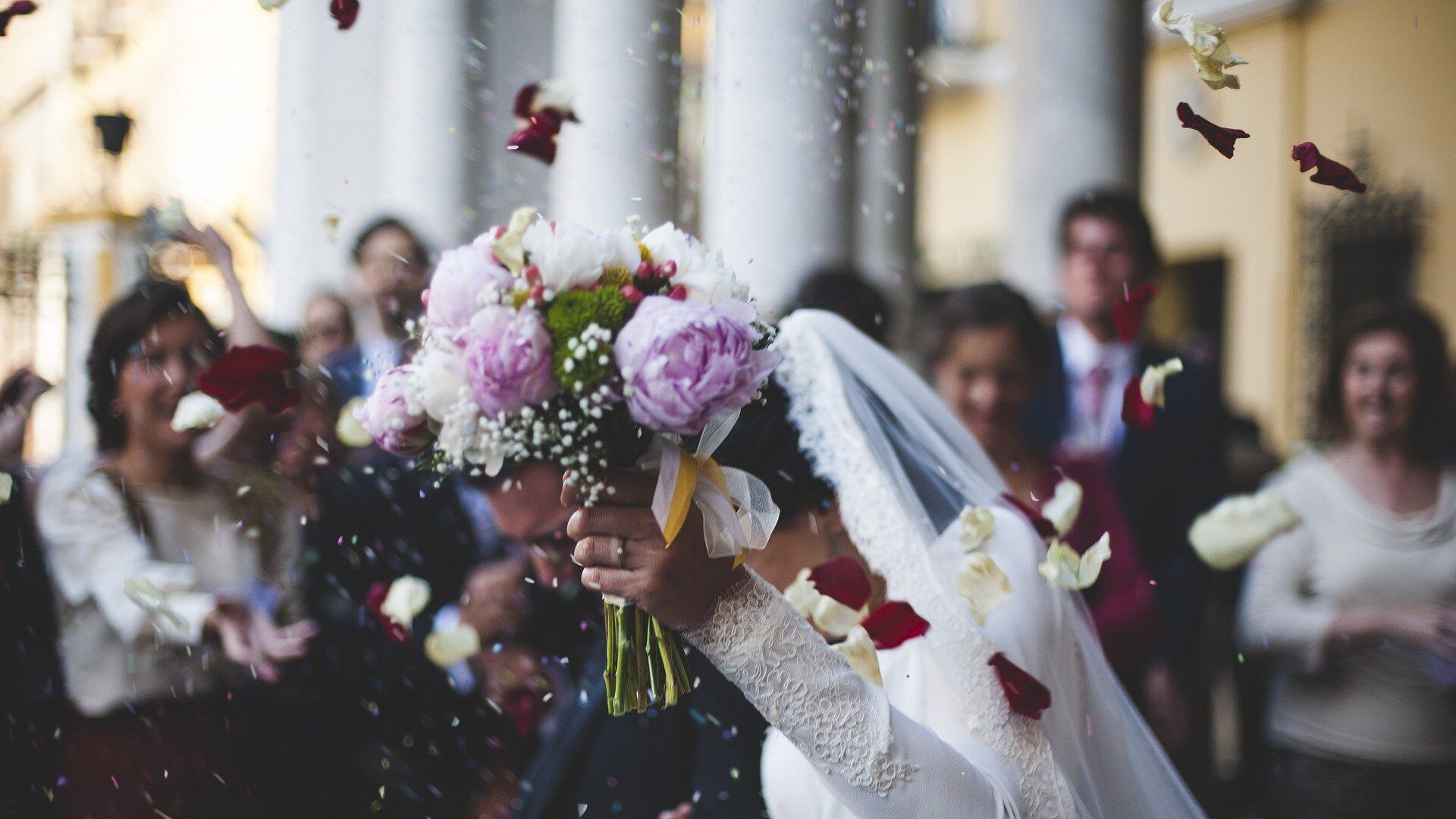 Lo sposo può tornare a baciare la sposa
