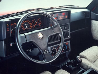 Alfa 75: guarda la gallery 14