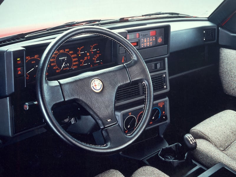 Alfa 75: guarda la gallery 14