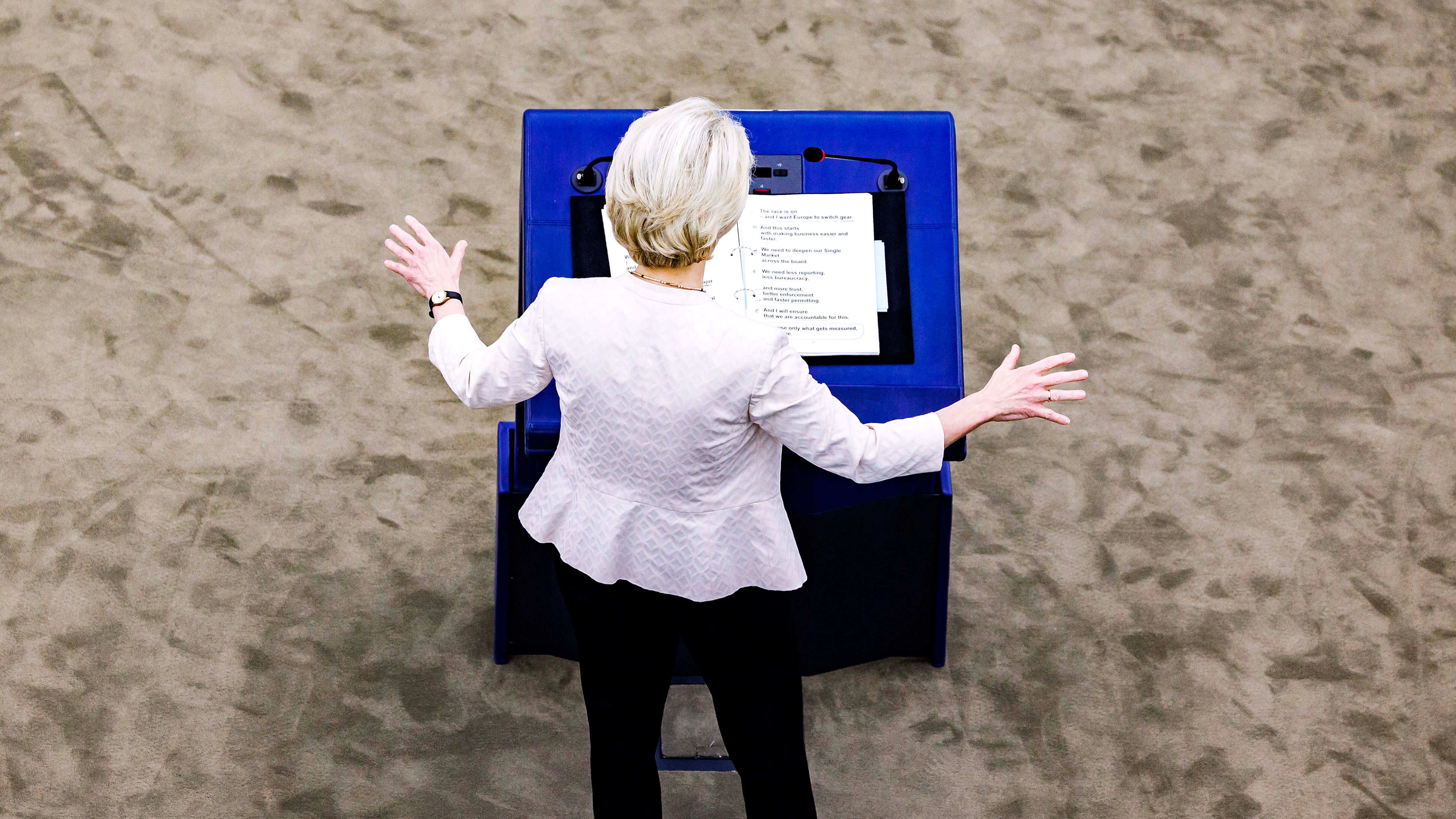 Voto contro Von der Leyen, Meloni: "Noi mai con la sinistra"